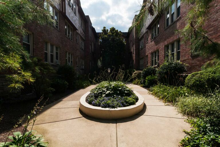 The Metropolitan Narberth Hall - exterior courtyard