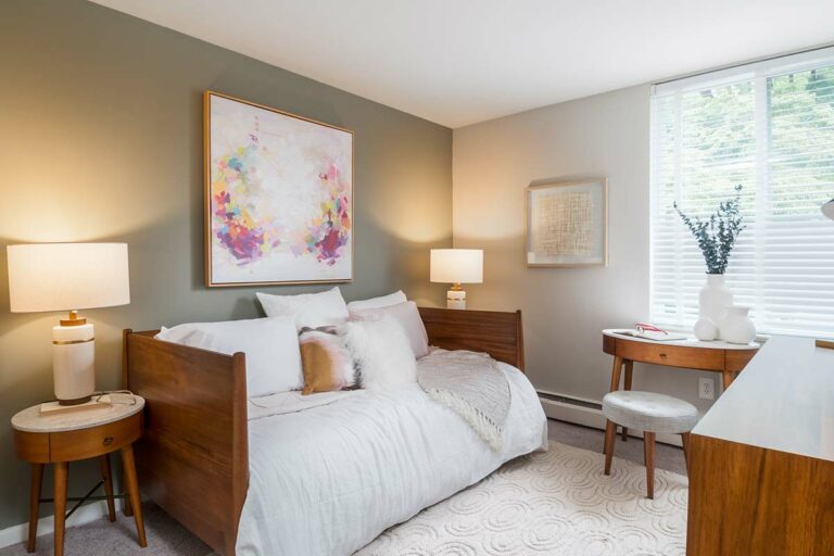 The Metropolitan Roxborough - Apartment interior bedroom