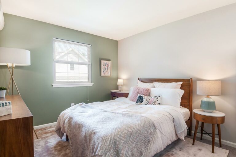 The Metropolitan West Goshen - Apartment interior bedroom